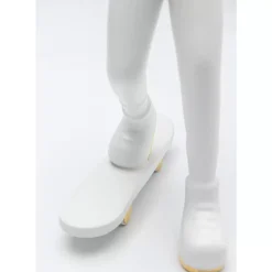 Outlet Deko Figur Skating Astronaut Weis 33Cm Deko & Geschenkartikel