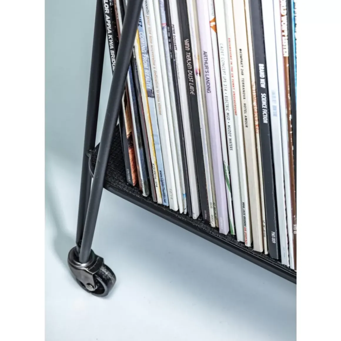 New Servierwagen Mesh Tische