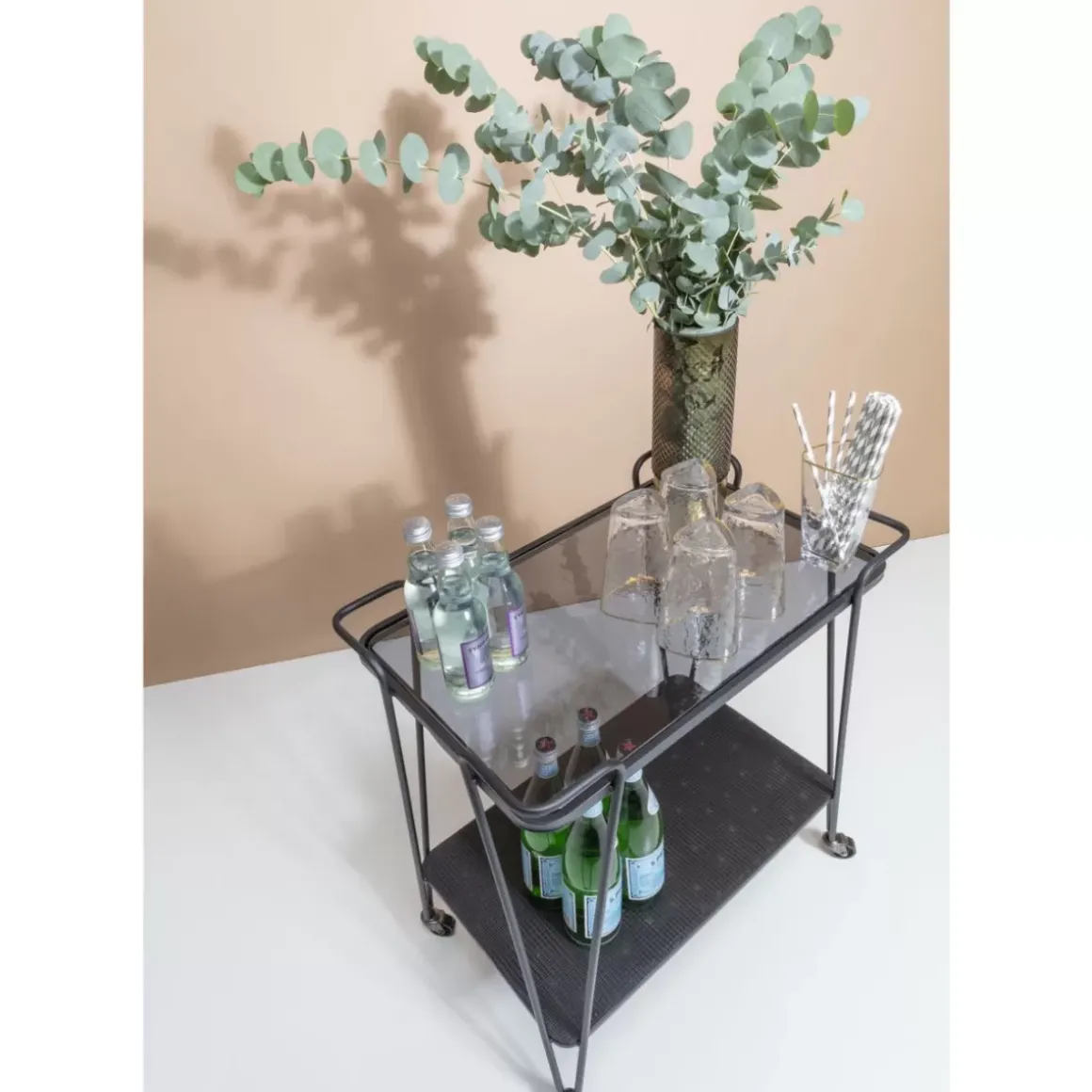 New Servierwagen Mesh Tische